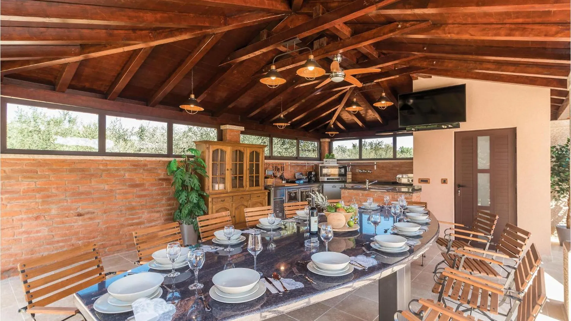 7 Bedroom Cozy Home In Valtura Kroatien