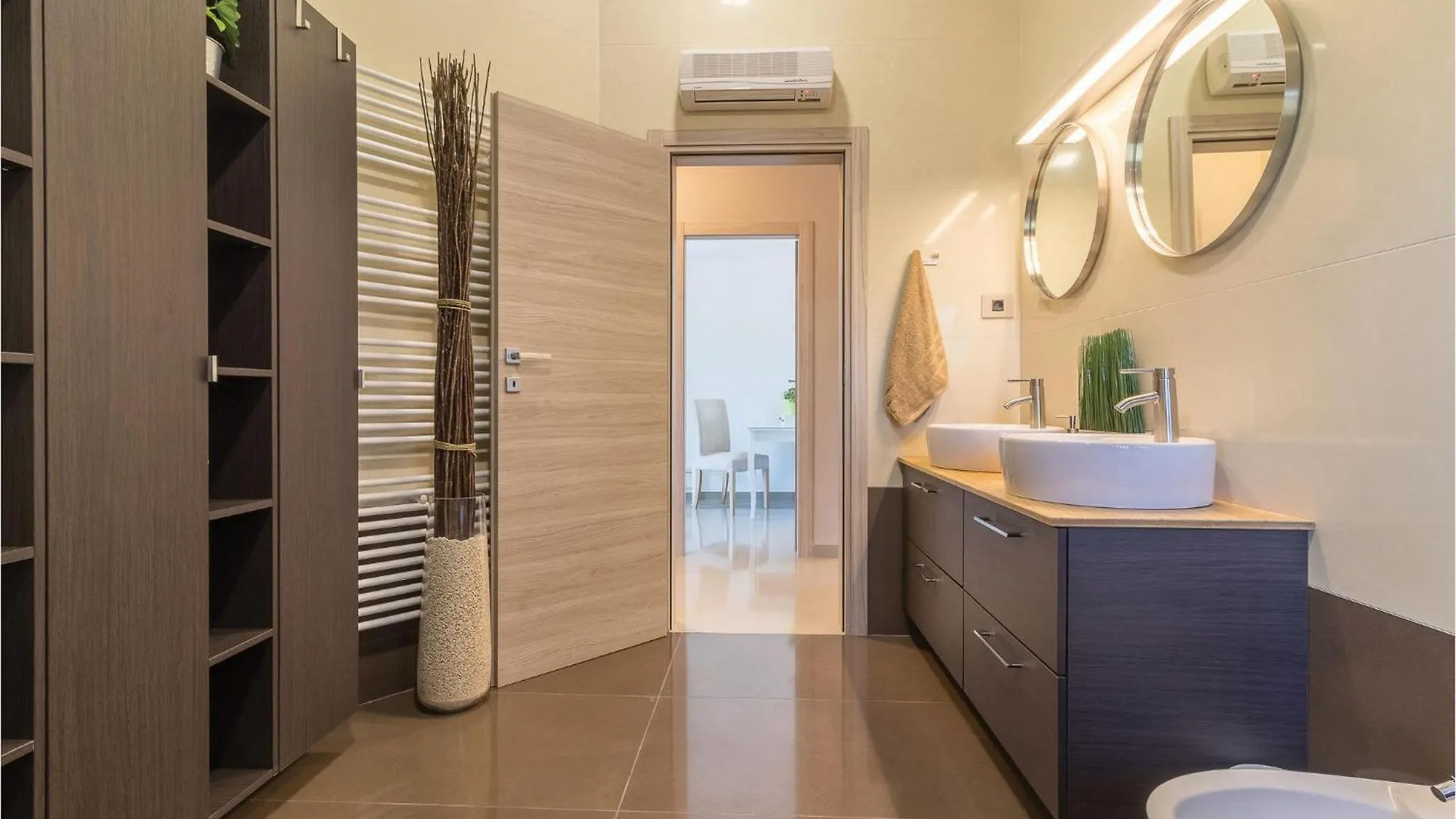 7 Bedroom Cozy Home In Valtura