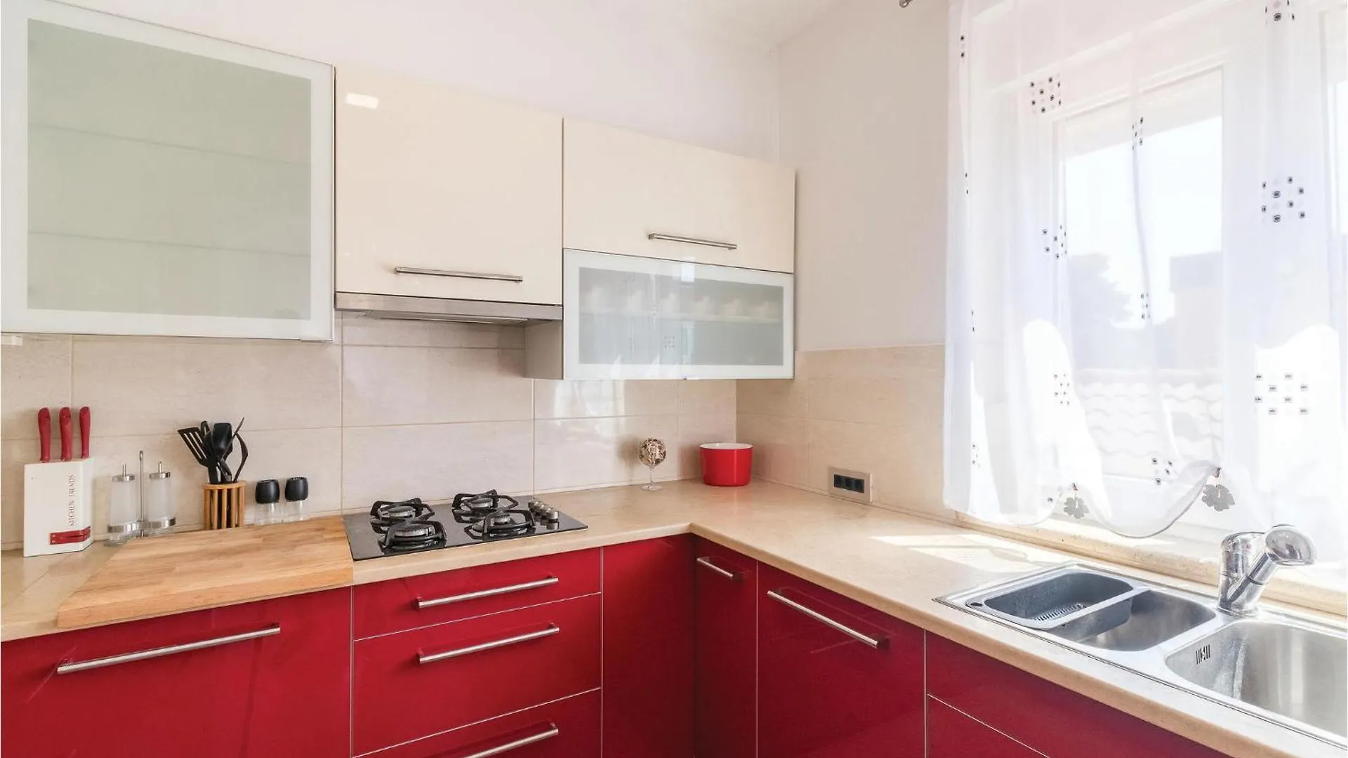 7 Bedroom Cozy Home In Valtura
