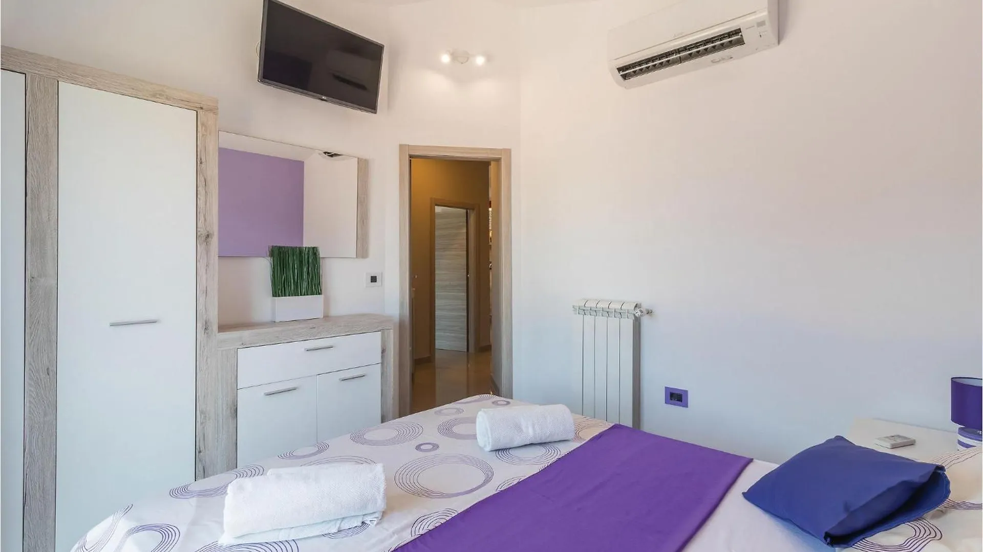 Dom wakacyjny 7 Bedroom Cozy Home In Valtura